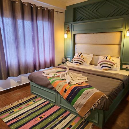 Hotel The Mussoorie International Bagian luar foto