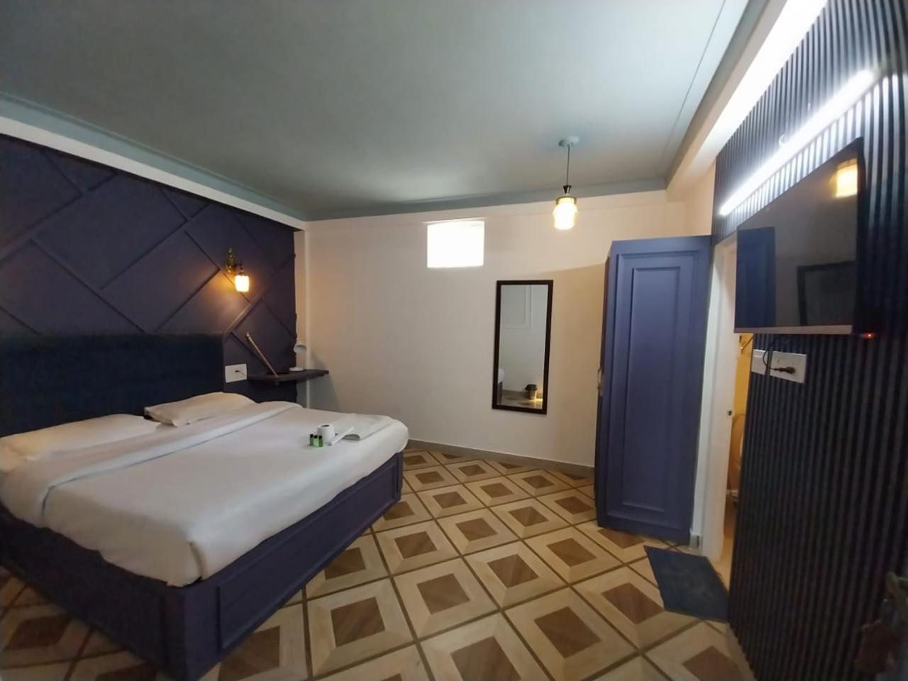 Hotel The Mussoorie International Bagian luar foto