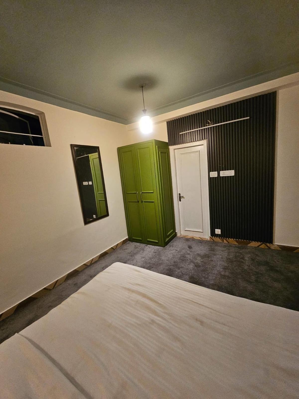 Hotel The Mussoorie International Bagian luar foto
