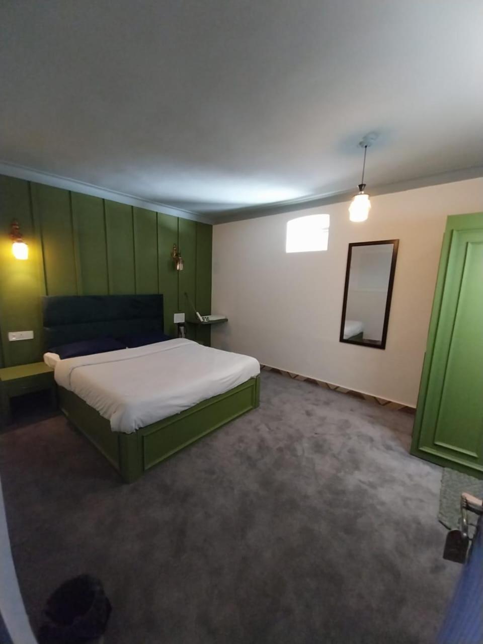 Hotel The Mussoorie International Bagian luar foto