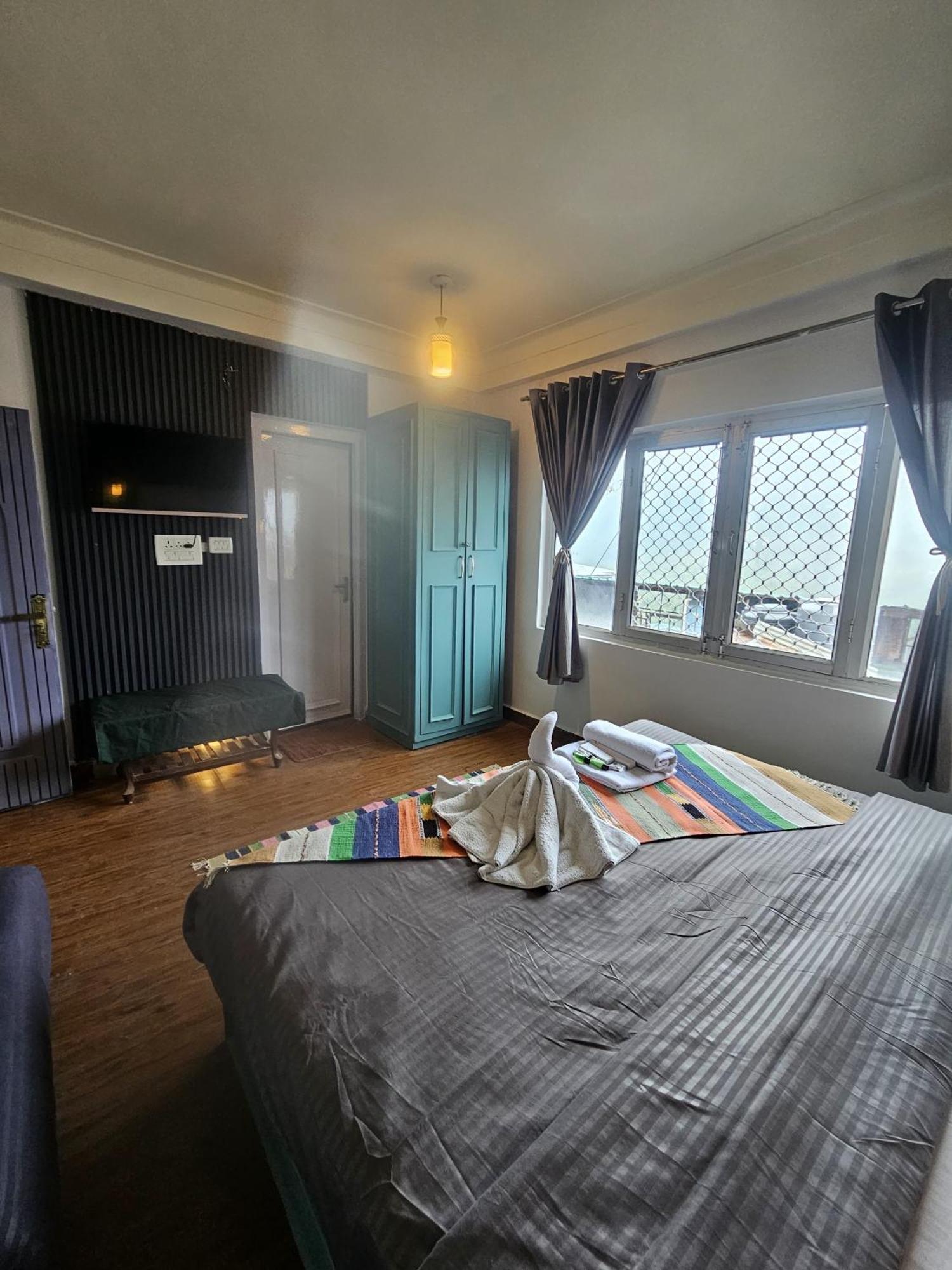 Hotel The Mussoorie International Bagian luar foto