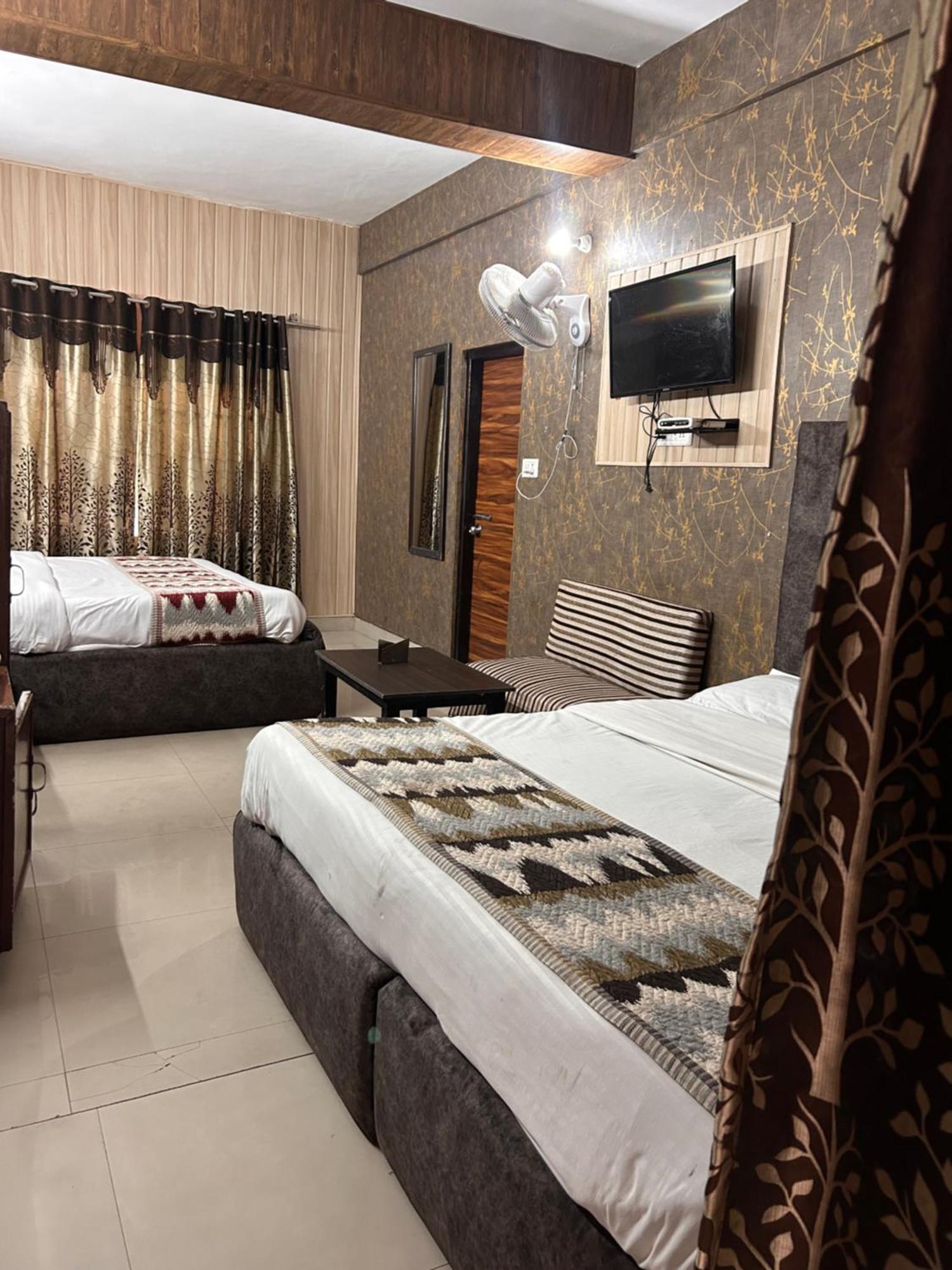 Hotel The Mussoorie International Bagian luar foto